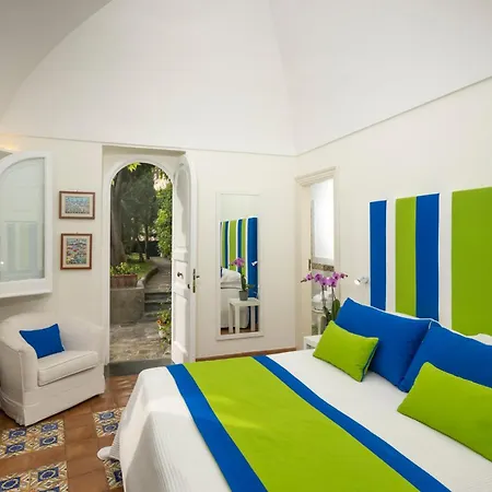 Casa Merce Aparthotel 4*