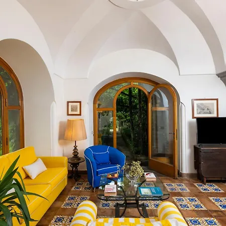 מלון דירות Casa Merce 4*